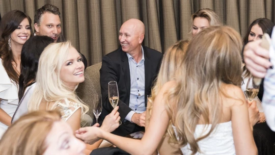 Sledovali ho tajní, z väzenia sa rozbehol do politiky. Na čom zarába kráľ konkurzov Zoroslav Kollár?