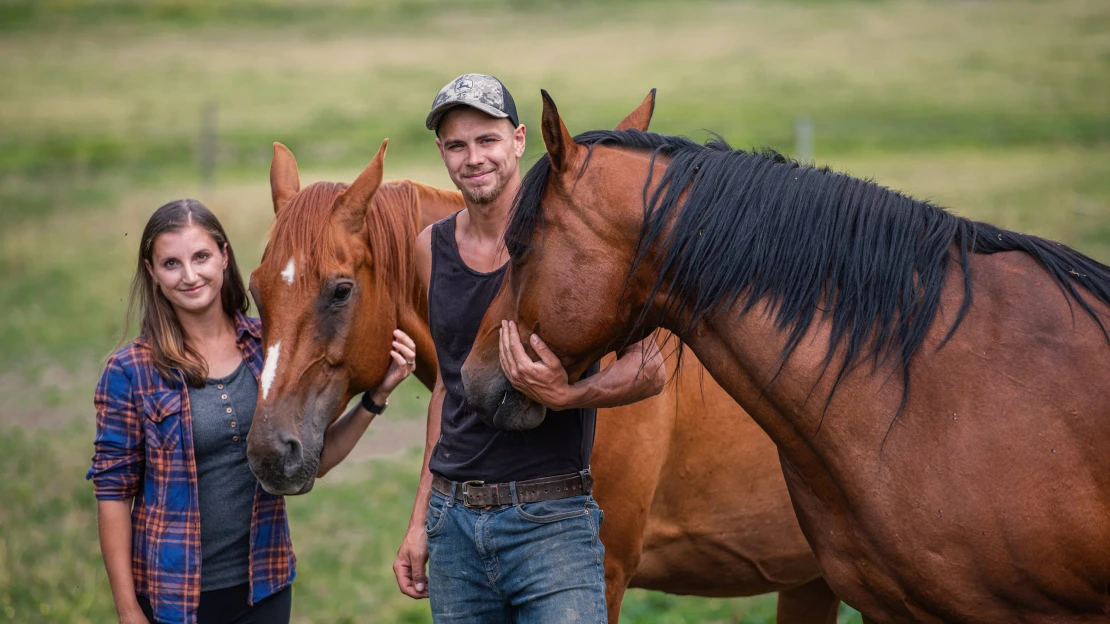 Bratislavu vymenili za lazy. Na Instagrame učia 138-tisíc sledovateľov, ako žiť v súlade s prírodou