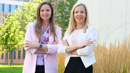 Pomáhajú s návratom. Dve mamy so šiestimi deťmi počas materskej založili pracovný portál pre ženy