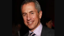 Luxusné reštaurácie v New Yorku vymenil za hamburgery. Vystrelilo ho to do rebríčka miliardárov