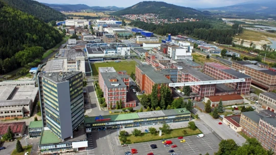 Veľký podtatranský závod obmedzil výrobu, prepúšťa a zavrel fabriku na Ukrajine