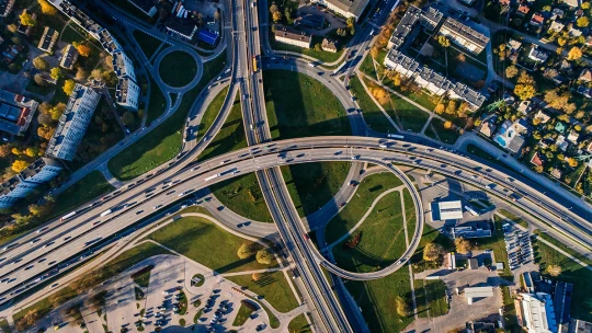 Zástupcovia automobiliek píšu Európskej komisii: Ciele na znižovanie emisií nie je možné splniť