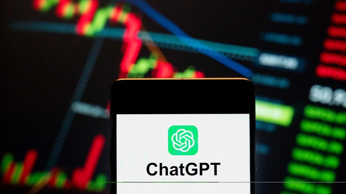 Dal ChatGPT 100 dolárov a nechal ho obchodovať s akciami. Po prvom mesiaci výrazne porazil trh
