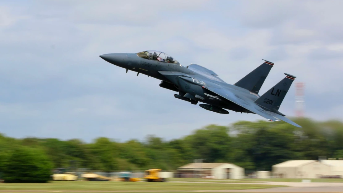 Zbrojári z Boeingu idú do štrajku. Firma, čo vyrába stíhačky F-15 a F-18, nestála od roku 1996