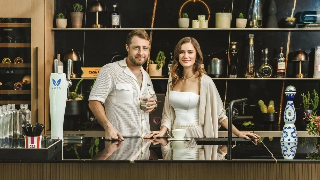 „Bola som pasívne agresívna, používala som tiché tresty,“ priznáva Bednářová. Najzábavnejší pár biznisu si prešiel očistcom