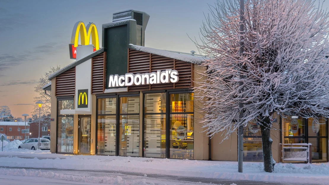 Stačilo vrátiť klientom ich obľúbené jedlo. McDonald’s vypočul zákazníkov a jeho akcie vyleteli