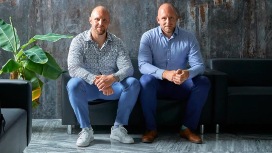 Najťažšie bolo pochovať vlastného otca, hovoria bratia z Jablonca. Po jeho smrti prevzali rodinnú pohrebnú službu