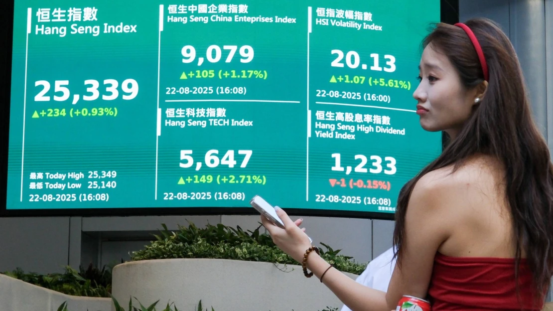 Európske akcie lámu rekordy, trh čaká na ukončenie shutdownu v USA