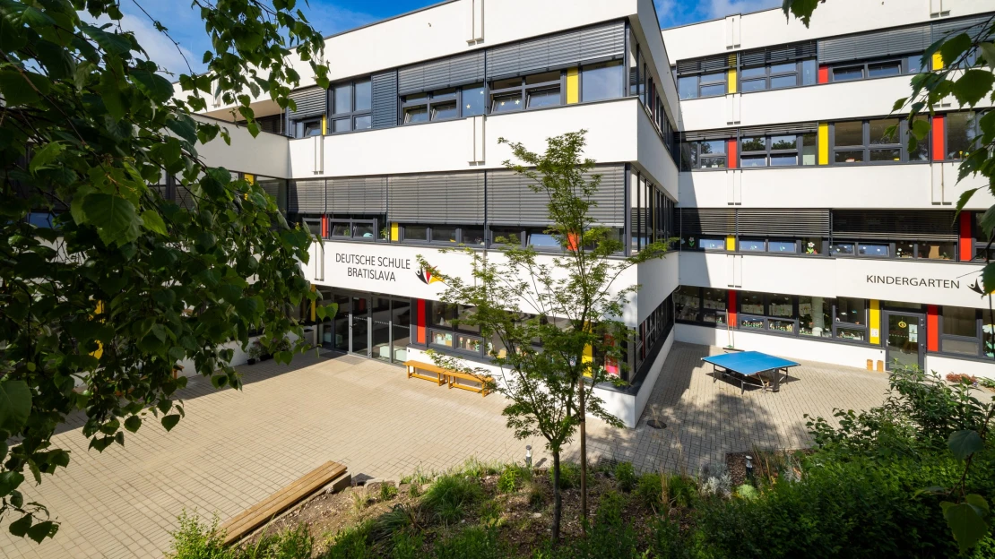 Investície do Deutsche Schule v Bratislave presiahli 13 miliónov eur. Čím prekonáva slovenské školy?