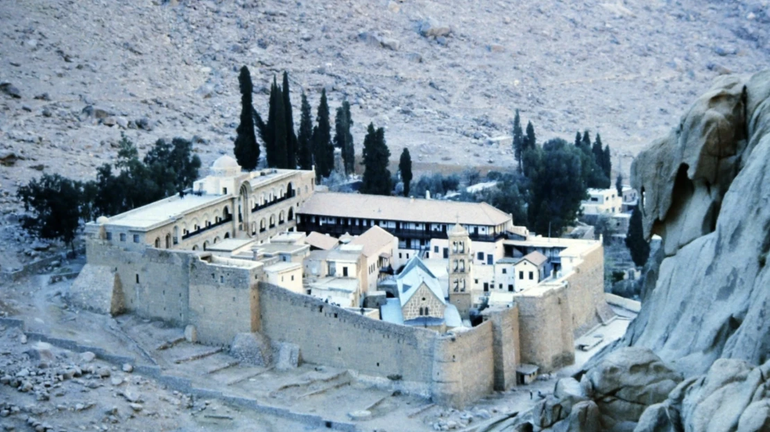 Odstúp, satan! Je luxus na jednom z najsvätejších miest sveta hriešny biznis?