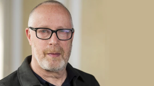 Vďaka AI prestaneme byť papagájmi. Skutočné otázky o nej sú však sociálneho charakteru