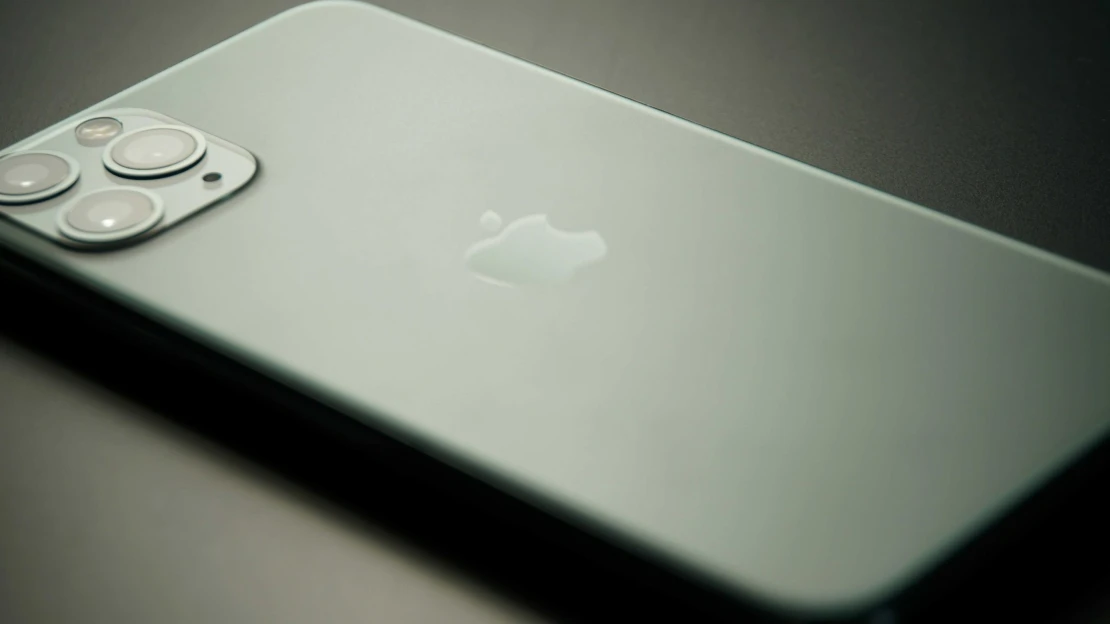 Apple sa stal druhou firmou, ktorej trhová hodnota presiahla päť biliónov dolárov