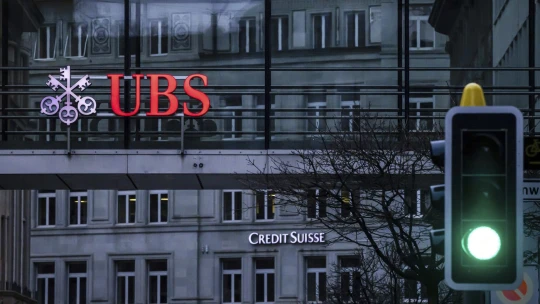 Najväčšia švajčiarska banka UBS zvažuje presun do USA. Po prevzatí Credit Suisse čelí prísnejším pravidlám