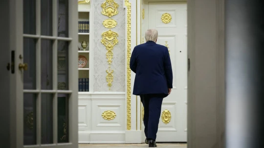 Trump zvažuje nariadiť strop pri úrokoch na kreditných kartách exekutívnym príkazom