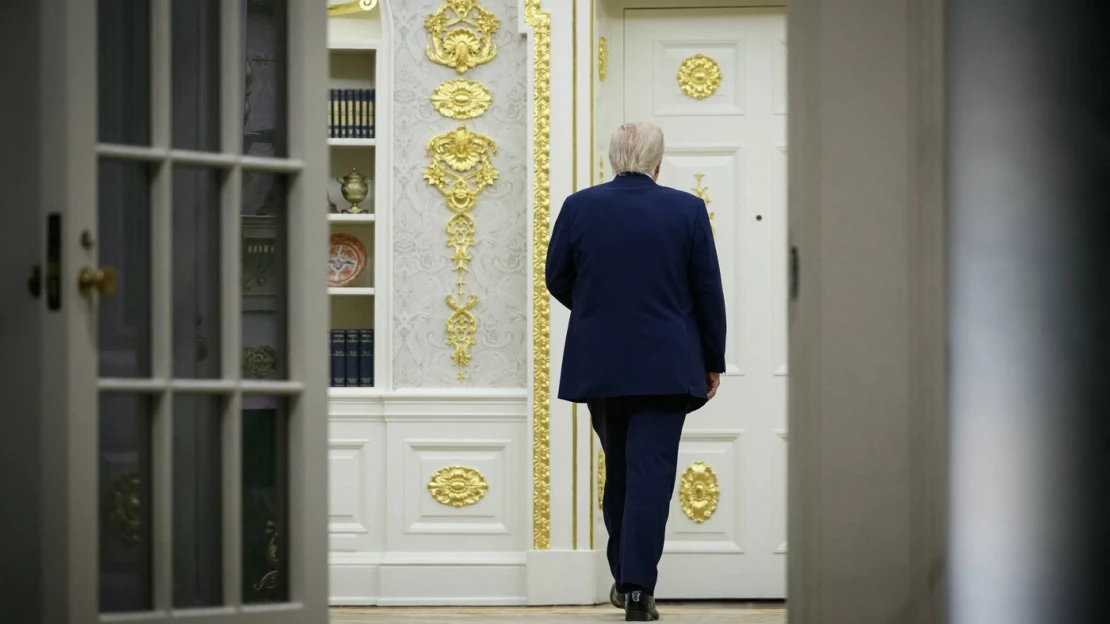 Trump zvažuje nariadiť strop pri úrokoch na kreditných kartách exekutívnym príkazom