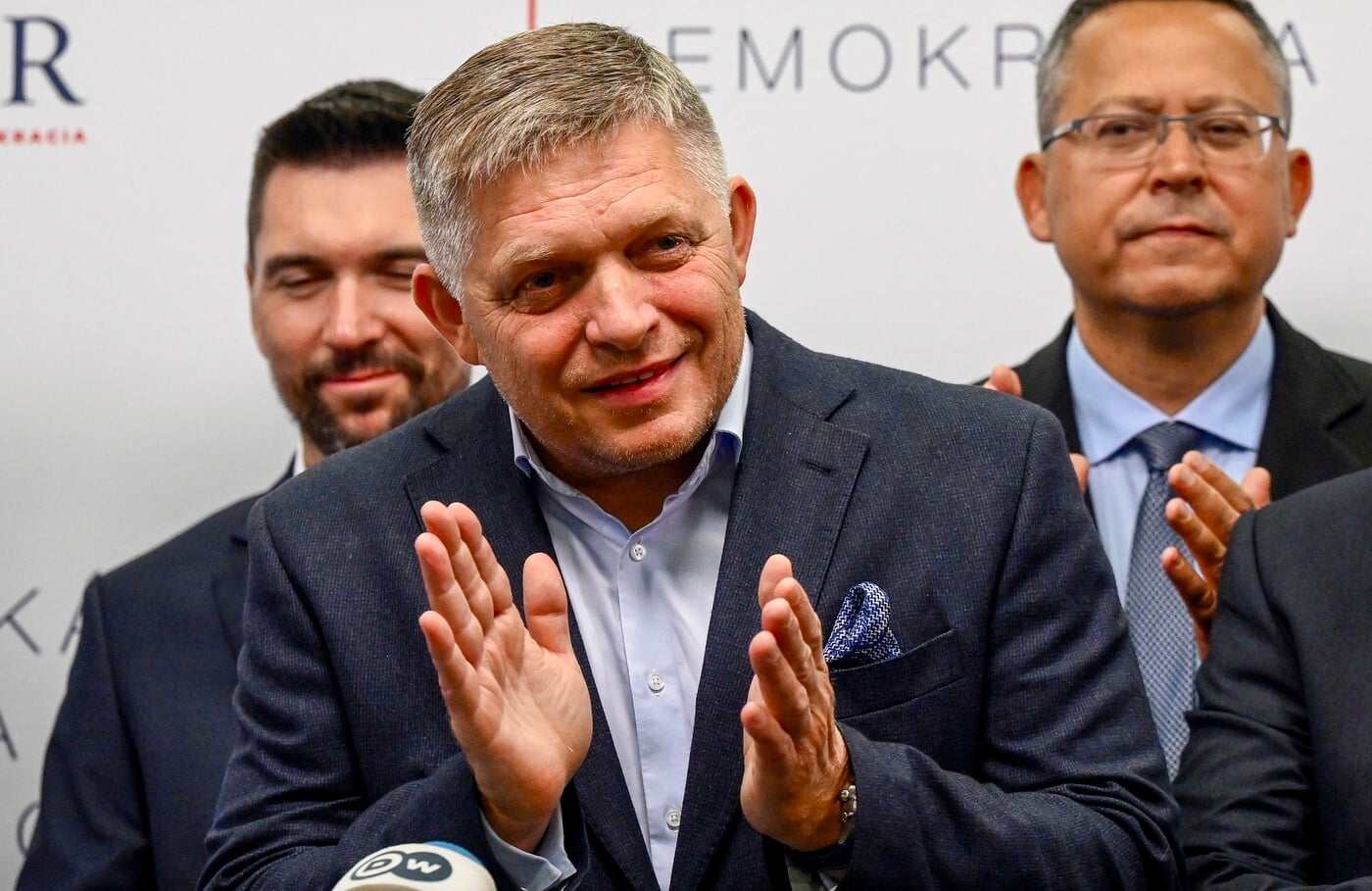 Robert Fico, Richard Takáč, Ladislav Kamenický, politik, Směr-SD, parlamentní volby na Slovensku 2023, potlesk