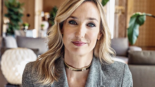 Žena v mužskom svete šperkov: Laura Burdese a jej cesta na vrchol v Bulgari