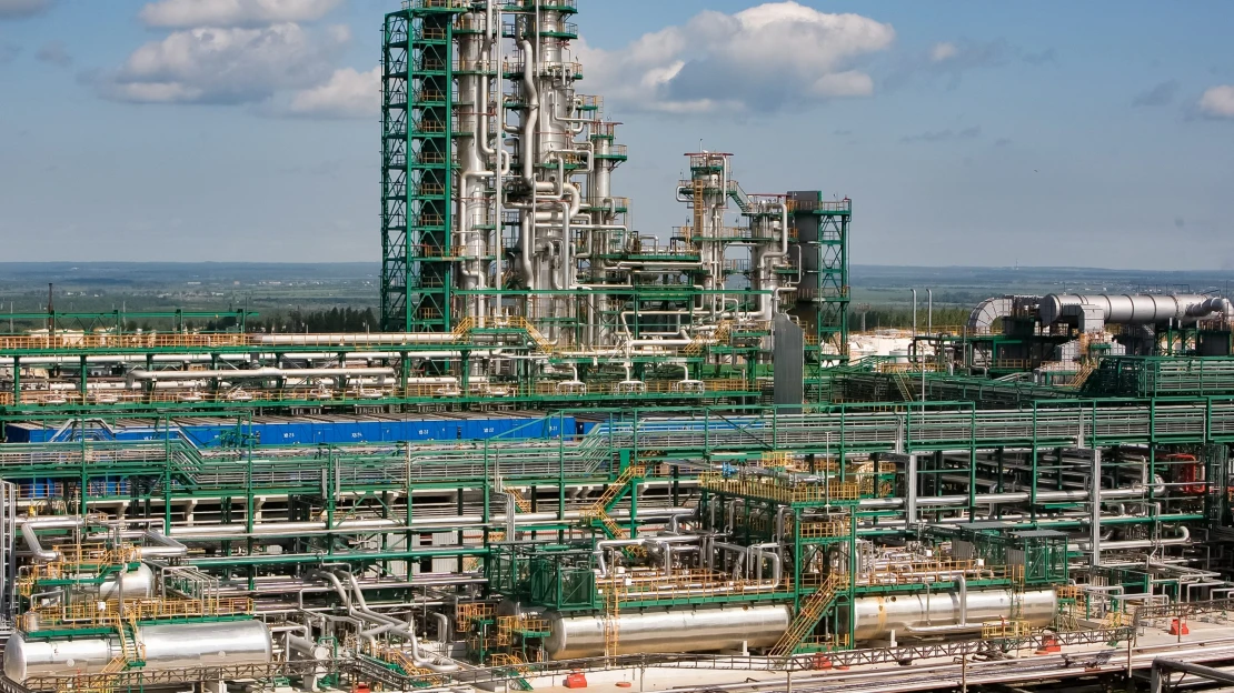 V ruskom Jaroslavli horí rafinéria, podľa úradov to nie je pre ukrajinský útok