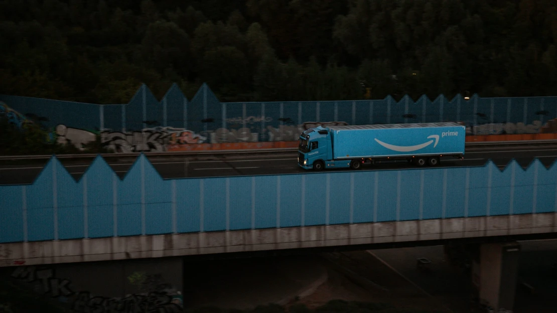 Malá chyba, veľký probém. Amazon spôsobil celosvetový výpadok, prečo je od neho internet závislý?