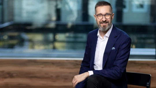 ETF už v USA prevyšujú počet akcií. Čo to vypovedá o trhu? Opýtali sme sa odborníka