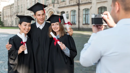 Oxford či MIT: Na vysoké školné existujú štipendiá a brigády, možné prekážky sú inde