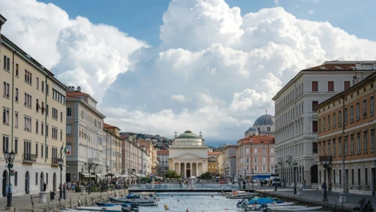 Miesto, kde sa čas zastaví pri pohári vína. Objavte Furlansko-Júlske Benátky skôr ako dav turistov