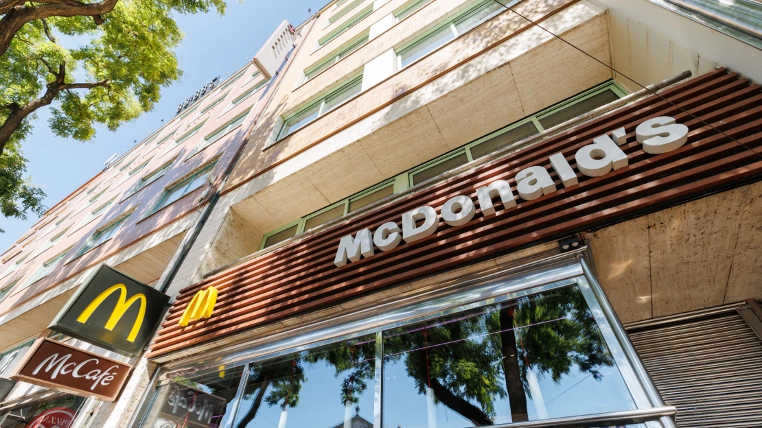 McDonald’s na Slovensku za 30 rokov vyrobil 118 miliónov cheeseburgerov a investoval 678 miliónov eur