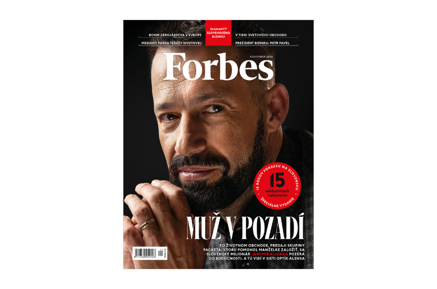 Forbes november 2025 | Muž v pozadí
