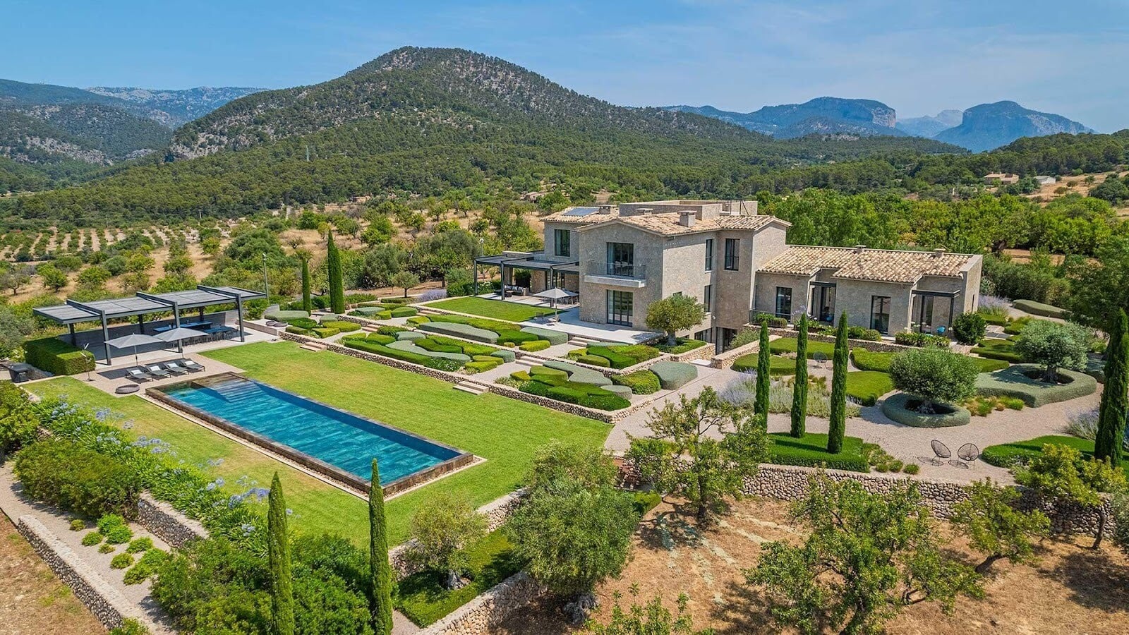 Finca Santa María del Camí, Malorka – v cene 16 200 000 eur.