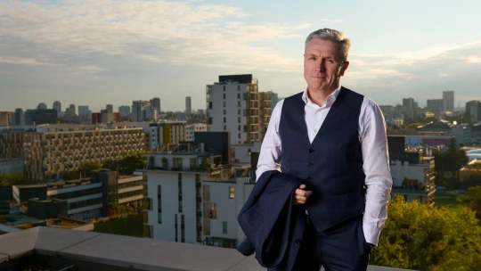 Odchádzajúci šéf Slovenskej sporiteľne: Banky poradia klientovi, v ktorom obchode nakúpi lacnejšie