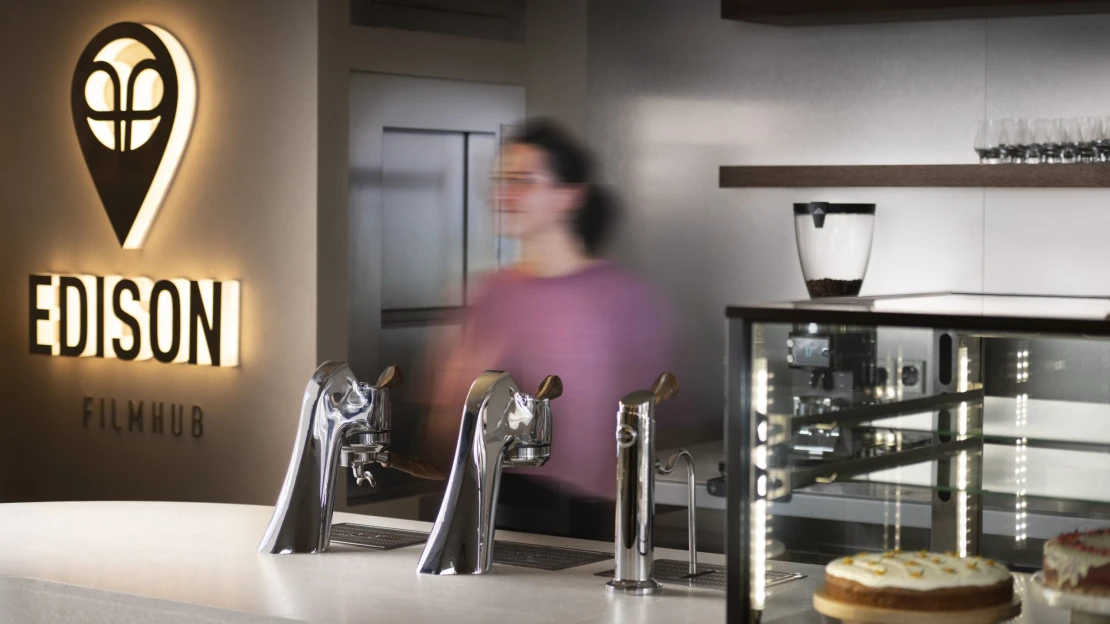 Nové butikové kino a kaviareň v srdci Bratislavy. Edison Filmhub otvoril svoje brány