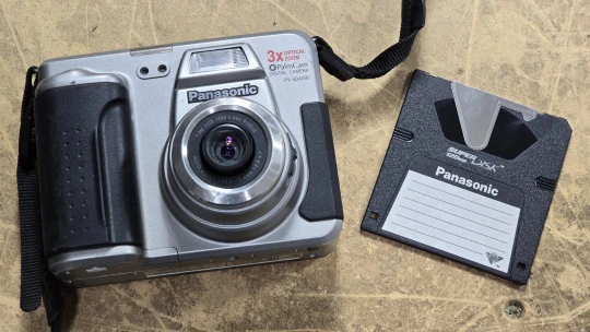 Digitálny fotoaparát má 50 rokov. Vážil ako činky, fotil 23 sekúnd