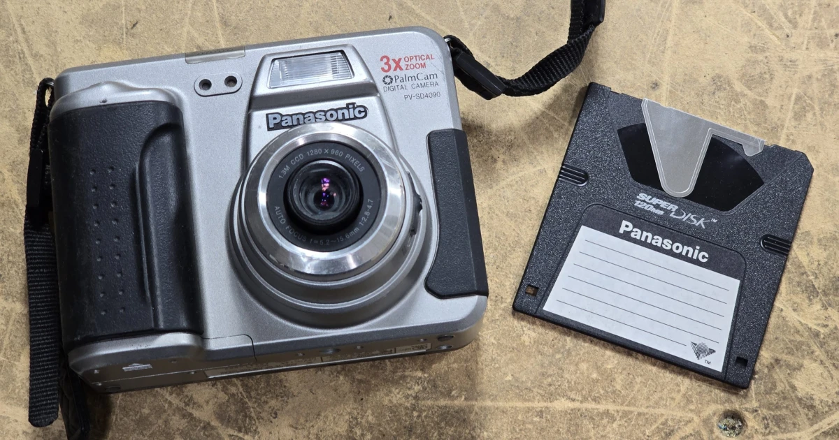 Panasonic-PalmCam