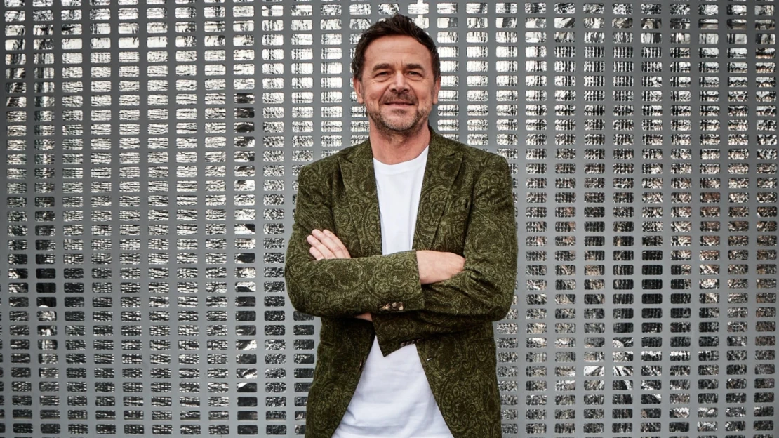 Český miliardár Pavel Tykač má luxusnú pozíciu. Na vypnutí uhoľných elektrární zarobí