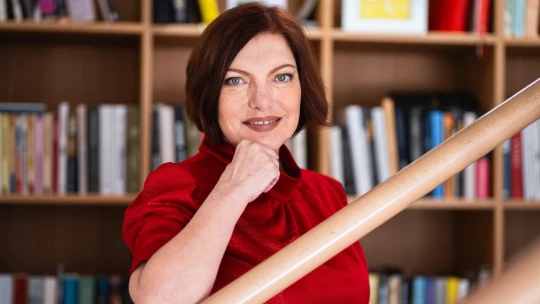 Píše na plný úväzok. Alena Mornštajnová predala už milión kníh, zo zárobku zrenovovala dom