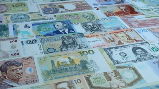 Nominálnu hodnotu nemajú, napriek tomu je o ne záujem. Fantasy bankovky tlačil aj Banksy