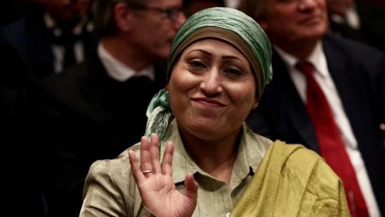 Ženám na úteku vysvetľuje ich práva. Chce predísť rodovo podmienenému násiliu