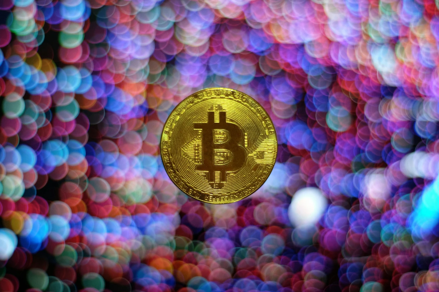 Najväčšia kryptozáhada sa odkrýva. Denník The New York Times tvrdí, že pozná autora bitcoinu