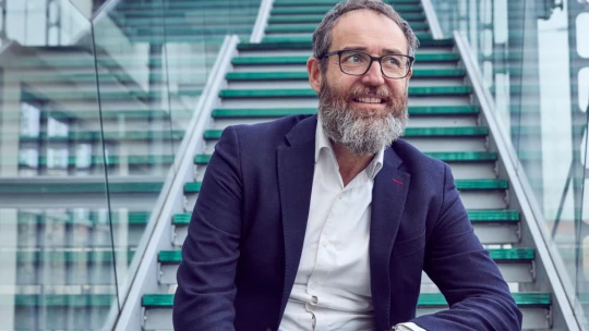 Nečítame, hlúpneme, z AI mám obavy. Kybernetik, nový rektor českej technickej univerzity, varuje