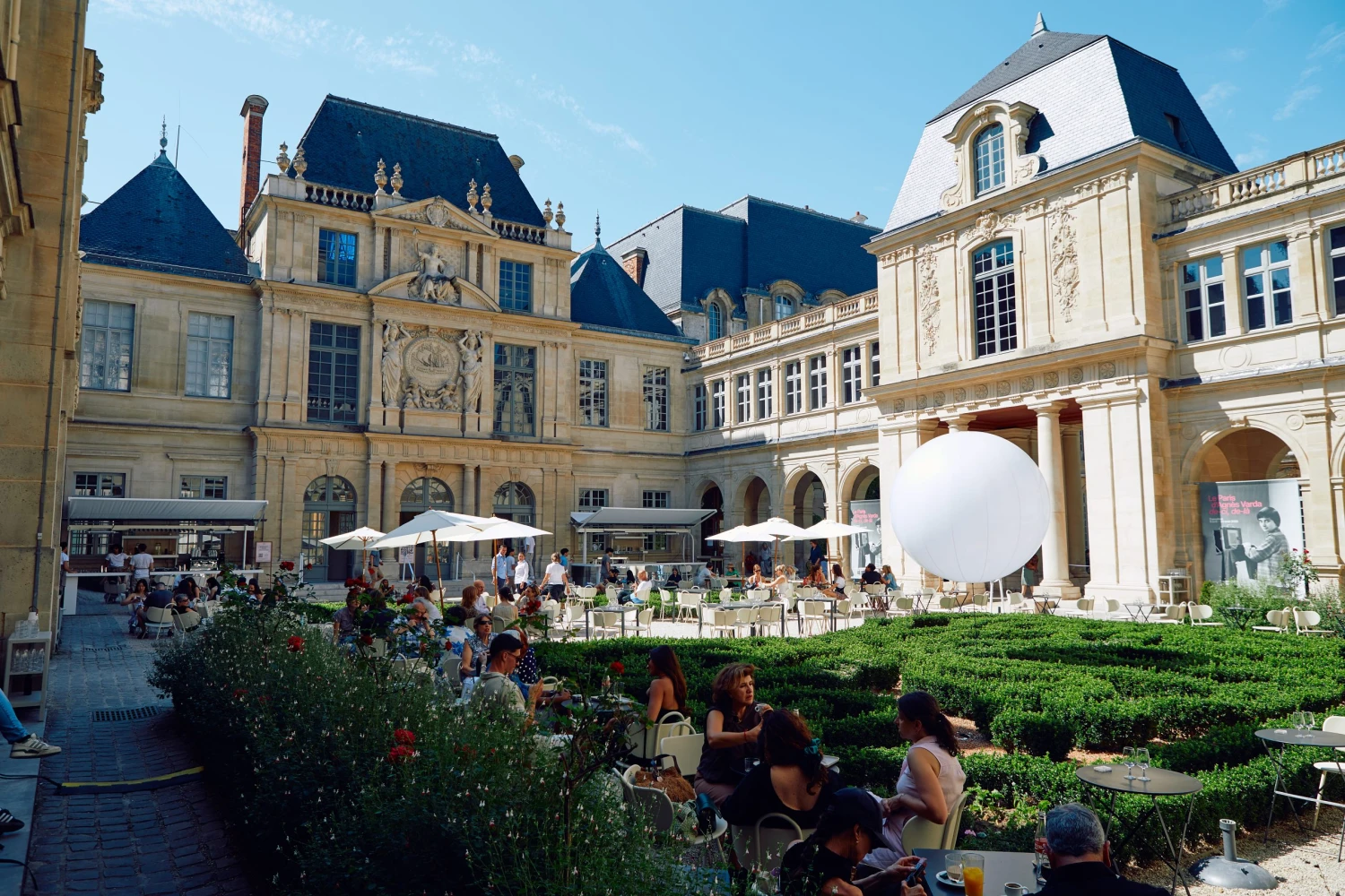 Ema Müller, Paríž