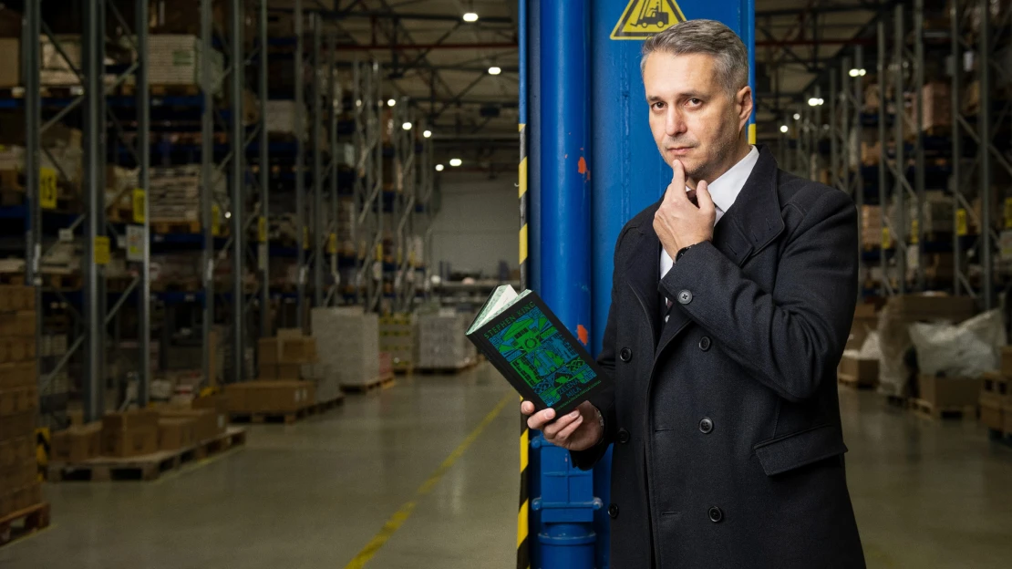 Finančník na čele najväčšieho vydavateľstva o zákulisí knižného biznisu. Koľko zaplatil Ikar za nového Browna?