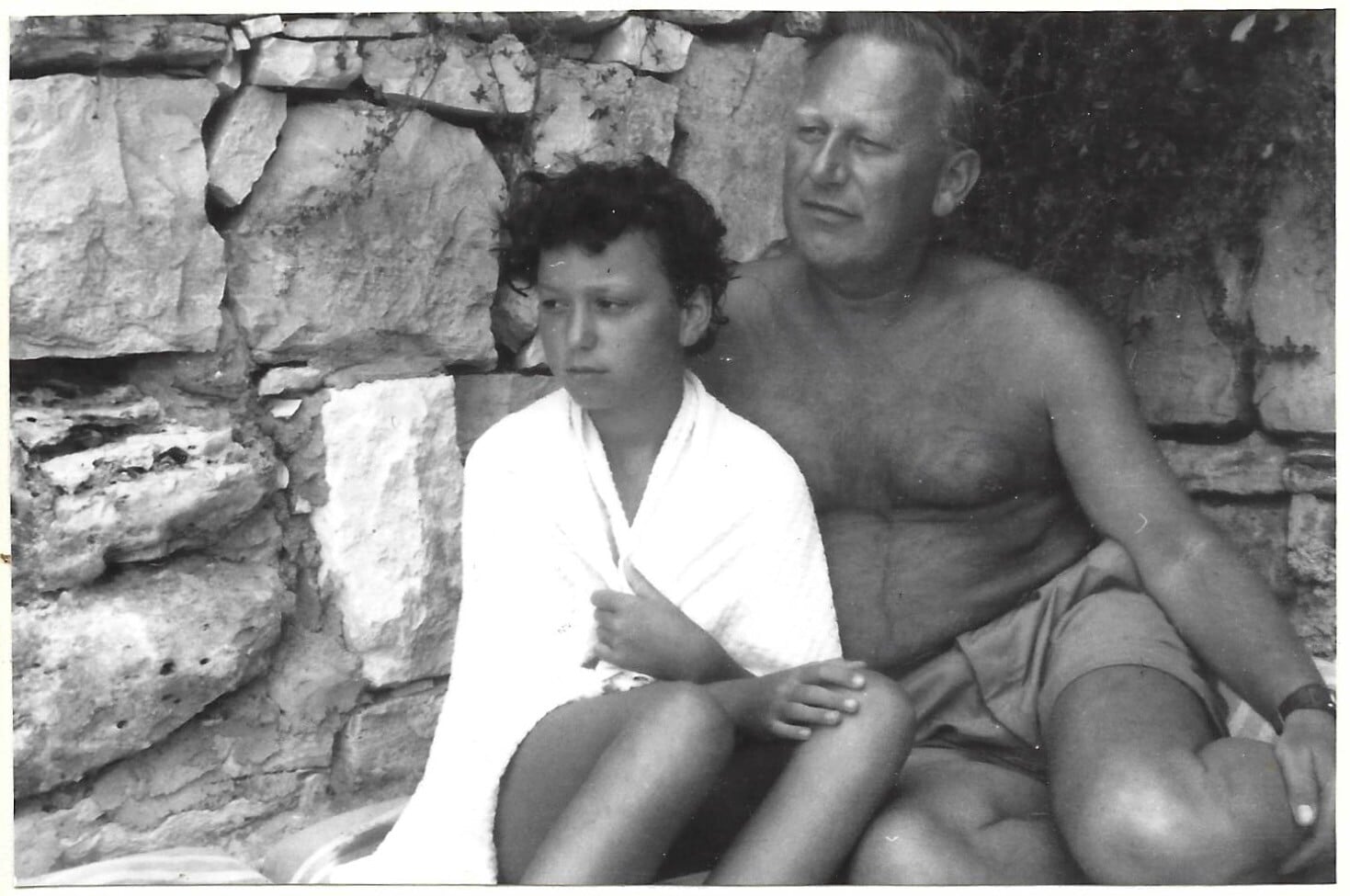 Júlia Sherwood s otcom na dovolenke v Juhoslávii