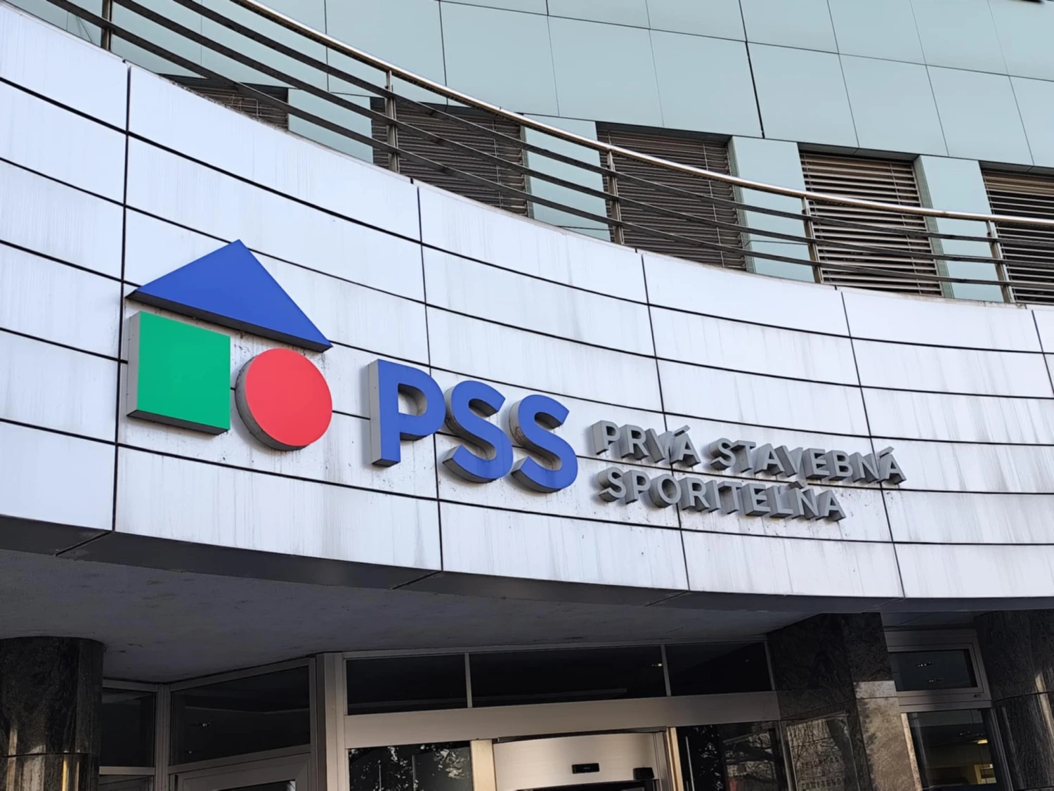 na snímke logo prvej stavebnej sporiteľne