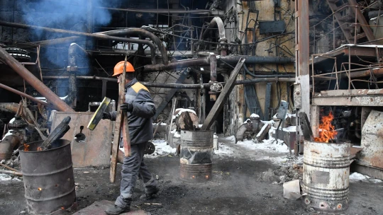 Milión Ukrajincov je počas mrazov bez elektriny, vody a kúrenia. Poľsko im posiela pomoc