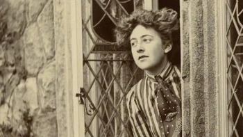 Zabila desiatky ľudí a svetu dala dve mená, ktoré pozná každý. Agatha Christie tiež zažila detektívku