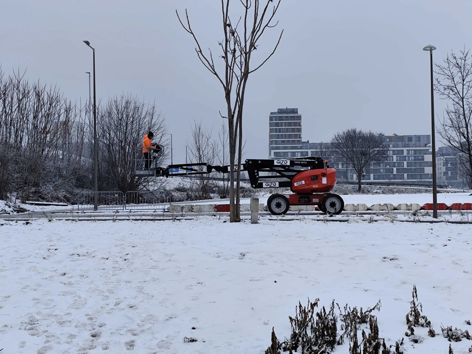 ťažká technika na snímke