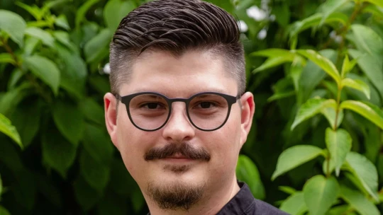 Keď sa súkromie mení na PR života. Psychológ vysvetľuje, čo nám berie potreba byť stále videní