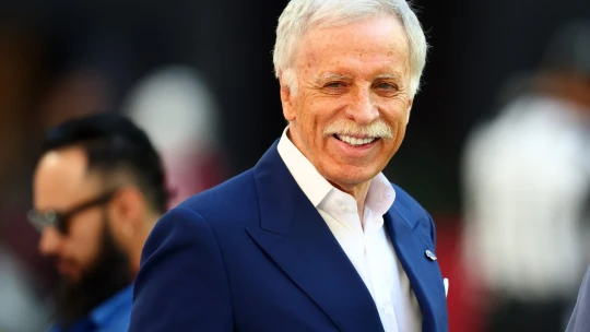 Pozemky veľké ako Kosovo. Miliardár Kroenke sa stal najväčším vlastníkom pôdy v USA