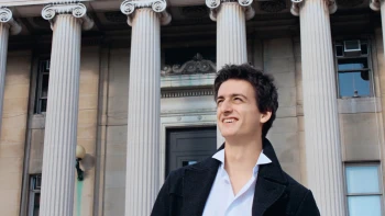 Z malého mesta do jednej z najlepších nemocníc sveta. Mladý lekár získal prácu v newyorskej Mount Sinai