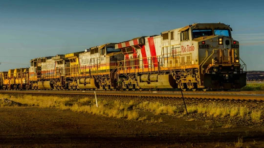 Fúzia gigantov? Rio Tinto a Glencore rokujú o spojení, vznikol by najväčší ťažobný podnik na svete